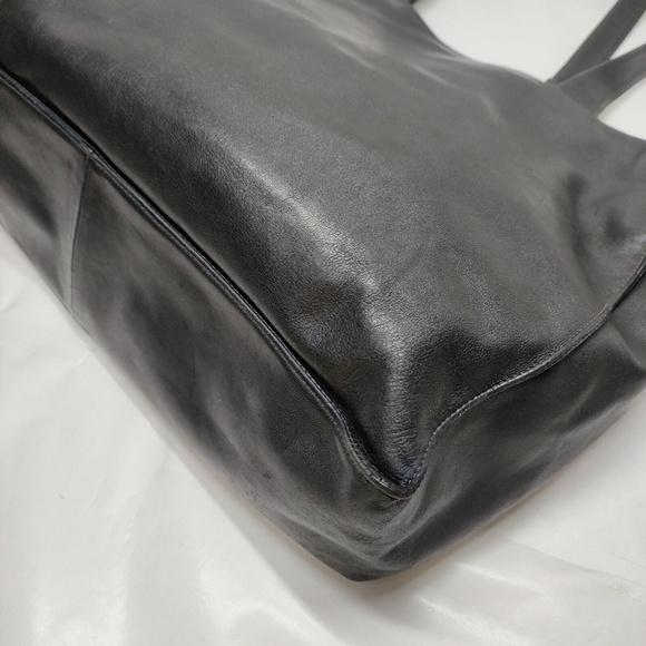 Chanel Tote Bag Black Leather - Picture 5 of 10
